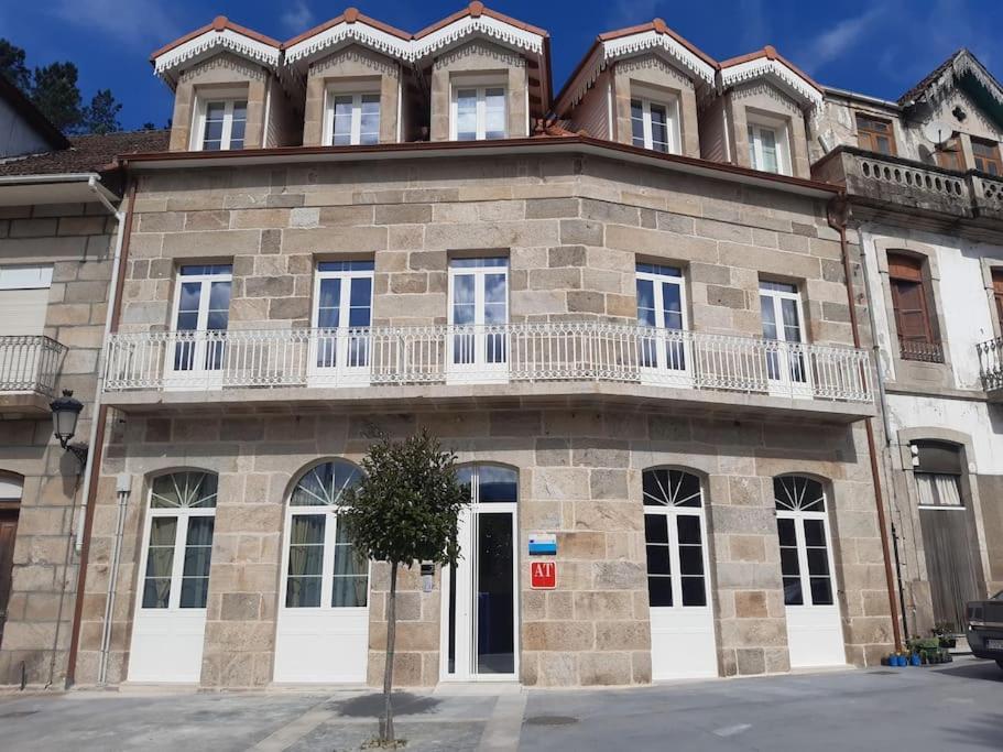 Reginita Apartamentos Arbo Luaran gambar