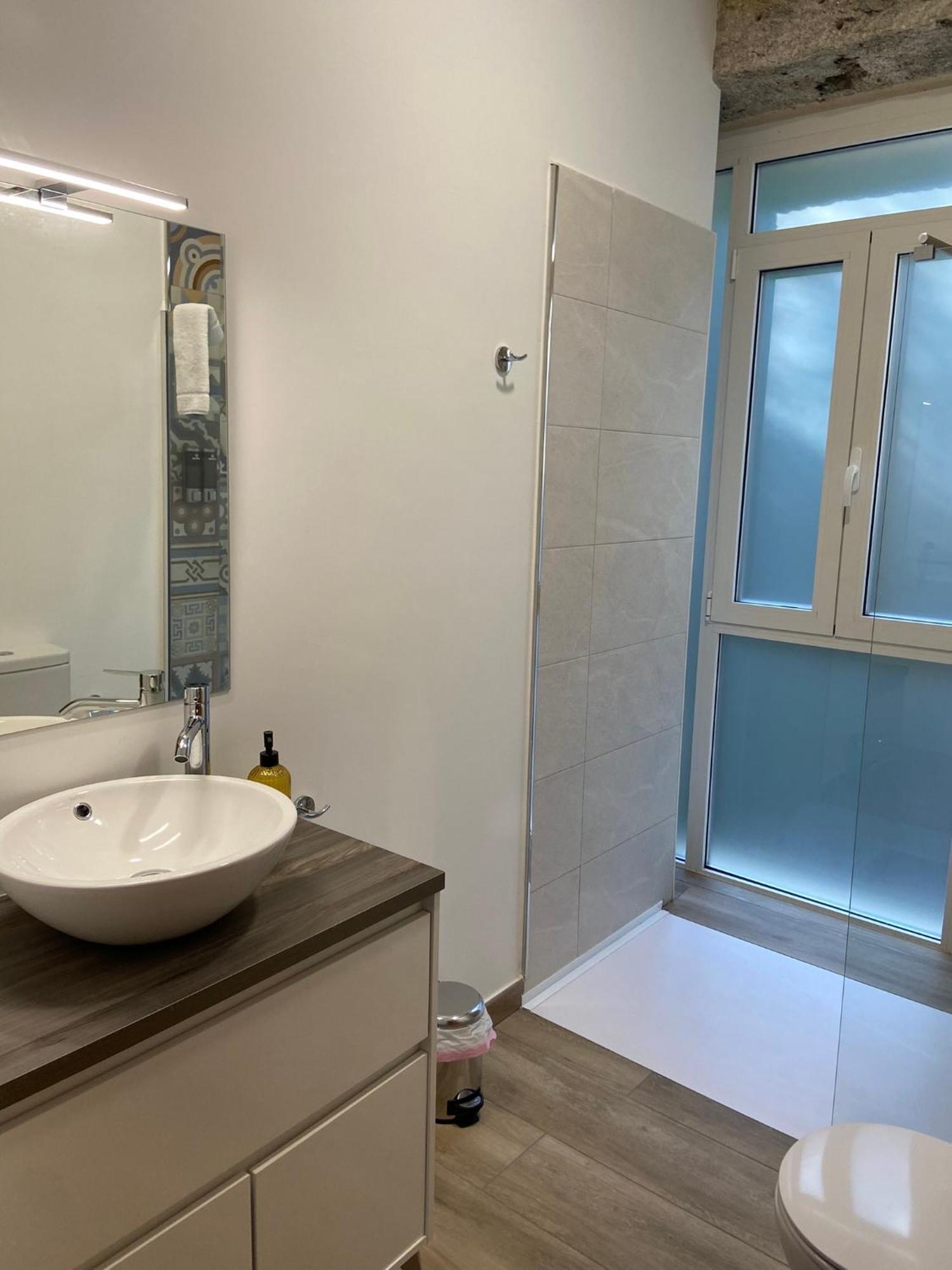 Reginita Apartamentos Arbo Luaran gambar