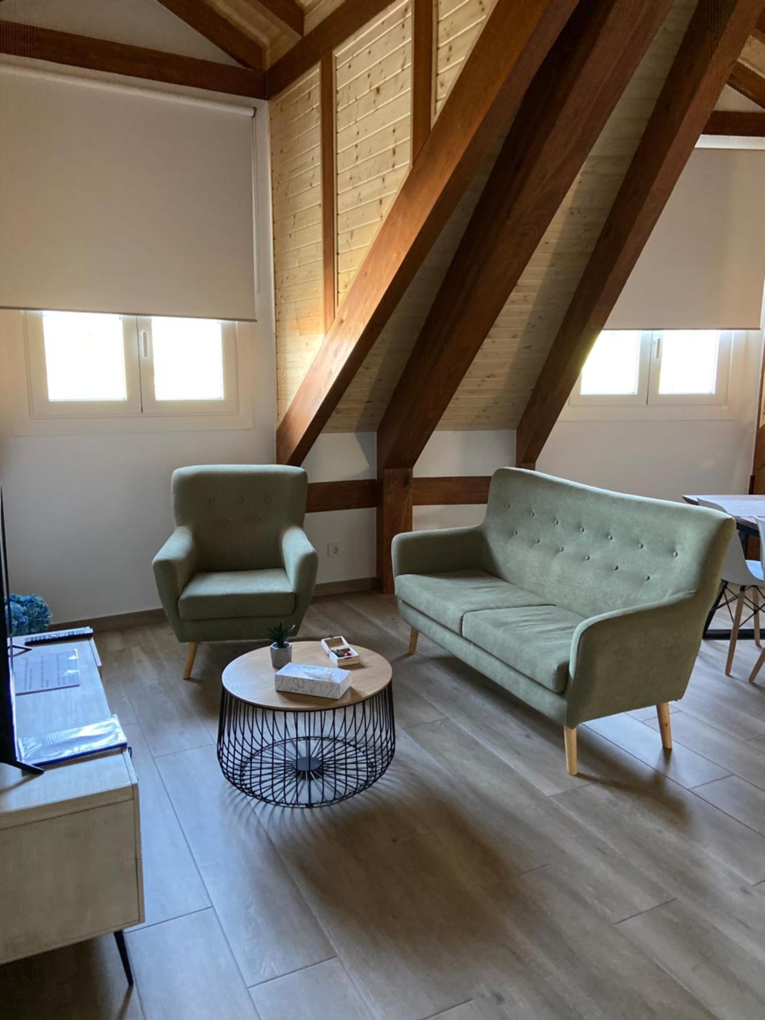 Reginita Apartamentos Arbo Luaran gambar