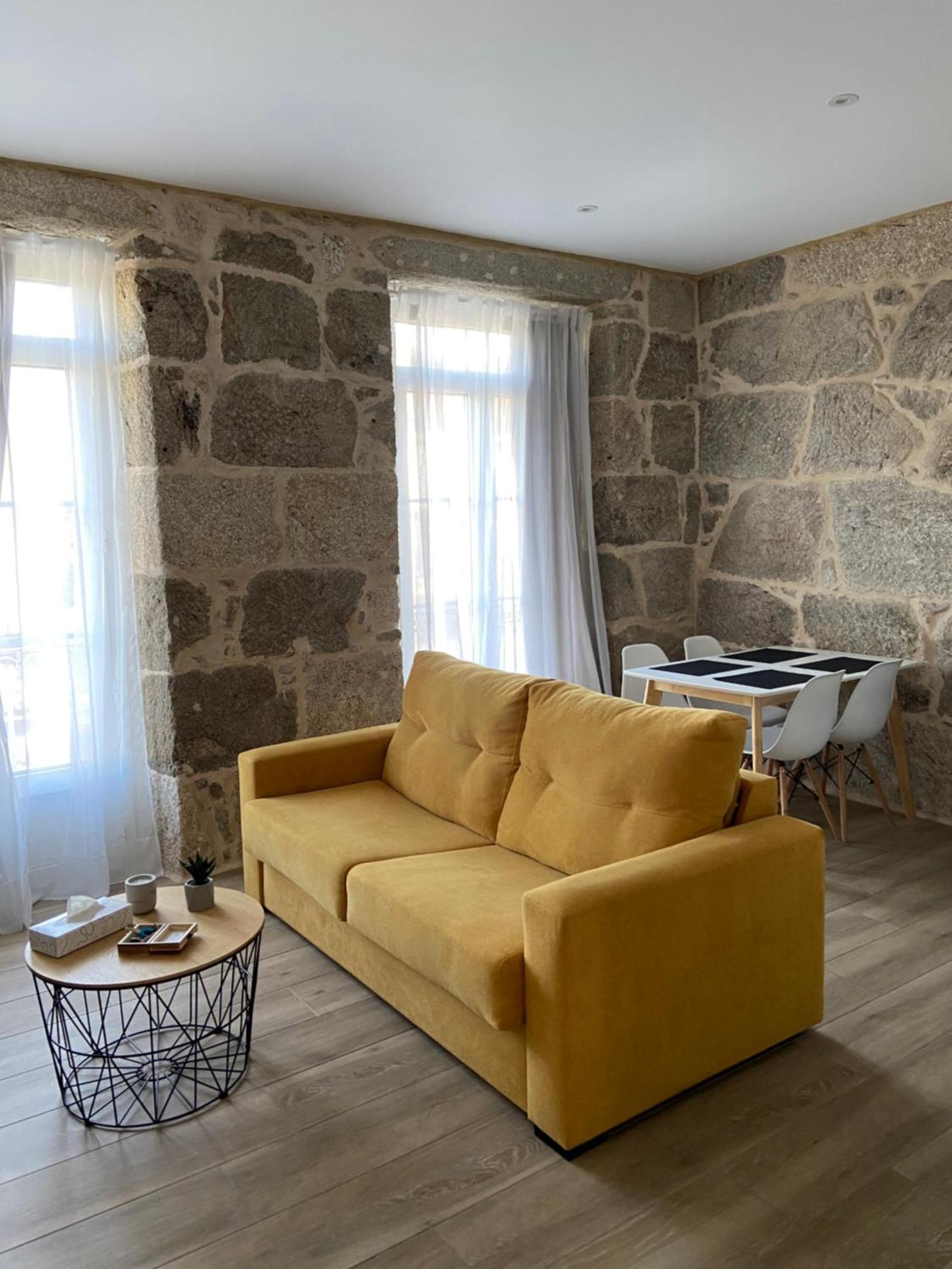 Reginita Apartamentos Arbo Luaran gambar