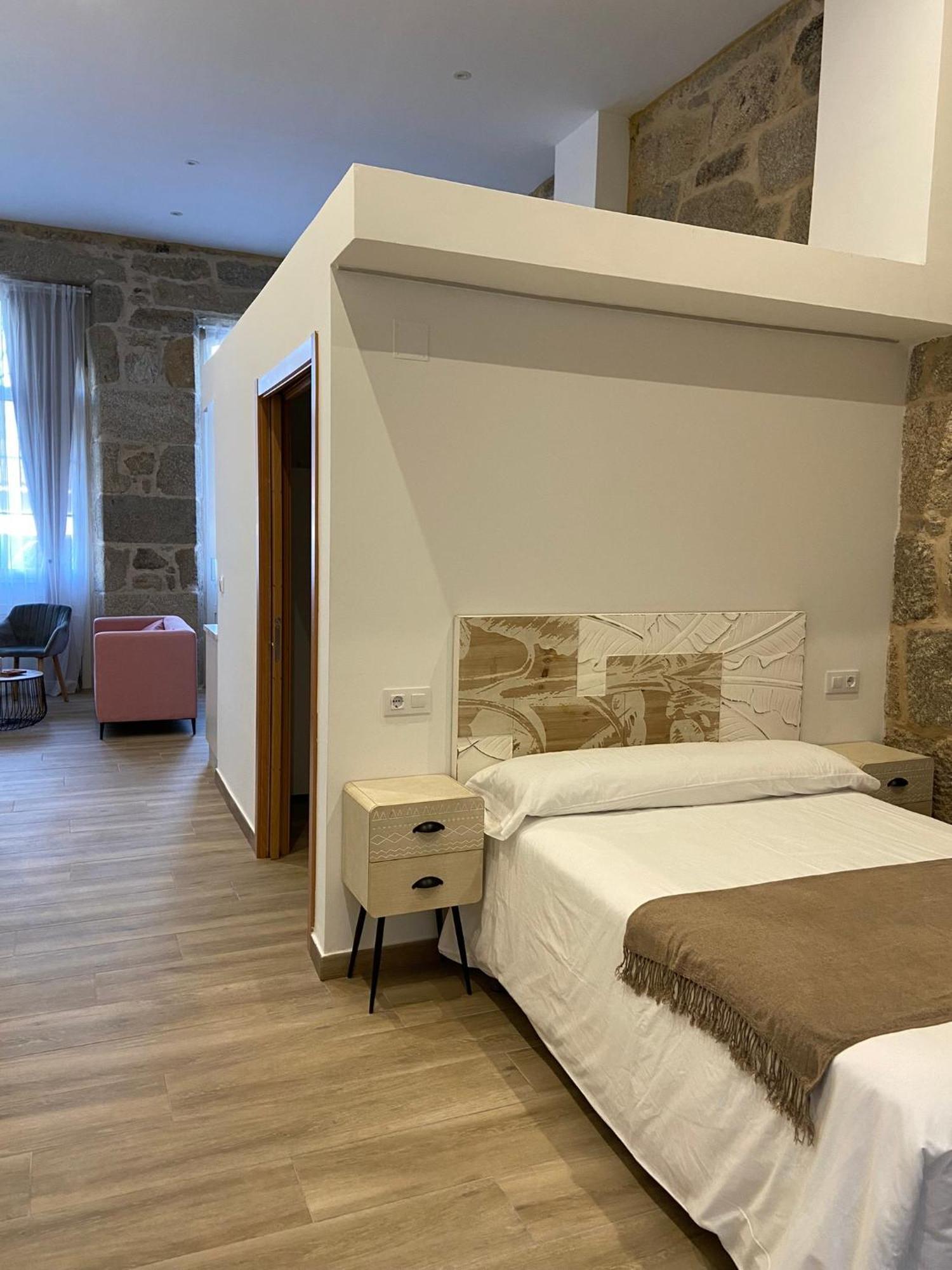 Reginita Apartamentos Arbo Luaran gambar